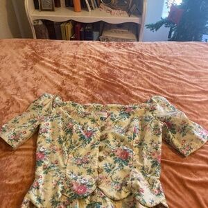 Boutique Dawn hand off the shoulder blouse